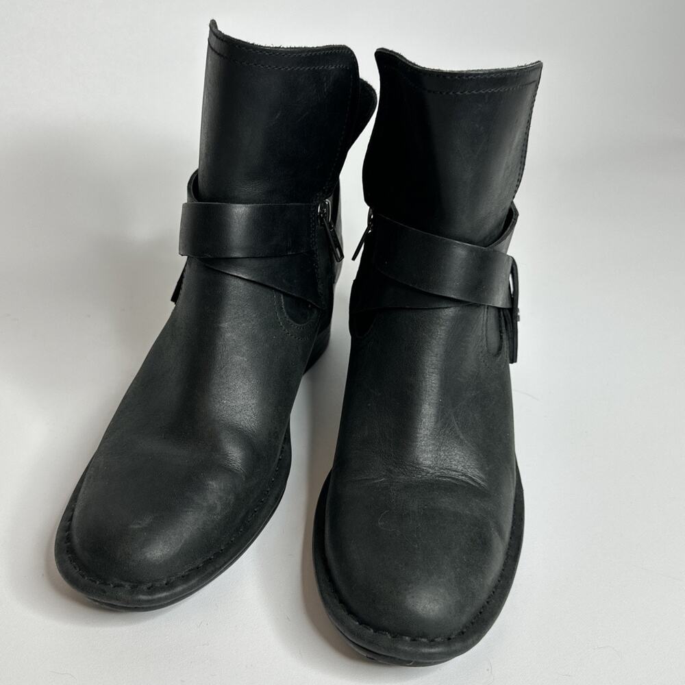 Ugg Elysian Leather Black Ankle Heel Boots Booties Size US 6.5 Womens EUC - Picture 6 of 16